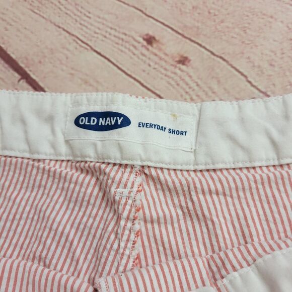 Old Navy stripped Everyday shorts 8 - Picture 4 of 6